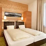 Semesteranläggning (resort) Bon Alpina 3*